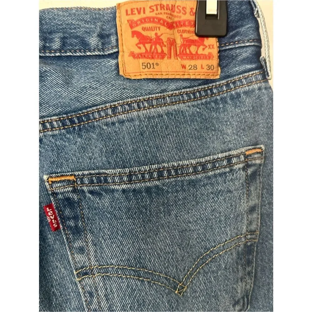 Levi's 501 Original Men's Button Fly Fit Jeans 28/30